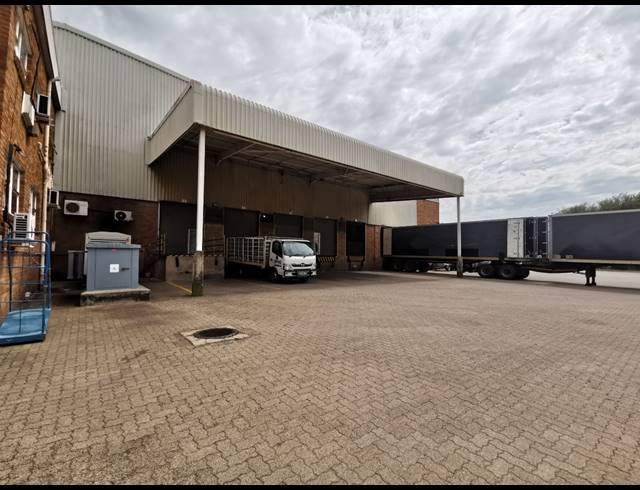19,294M² FACTORY TO LET IN JET PARK